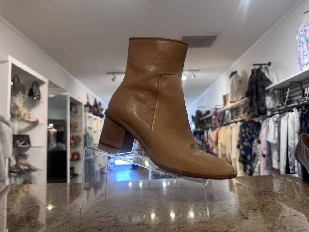 NEW COCLICO women's bebe boot in natural